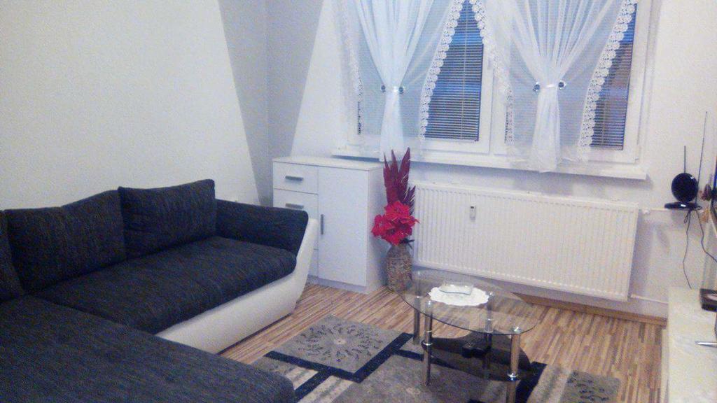 Apartman Nova Lesna Appartement Buitenkant foto