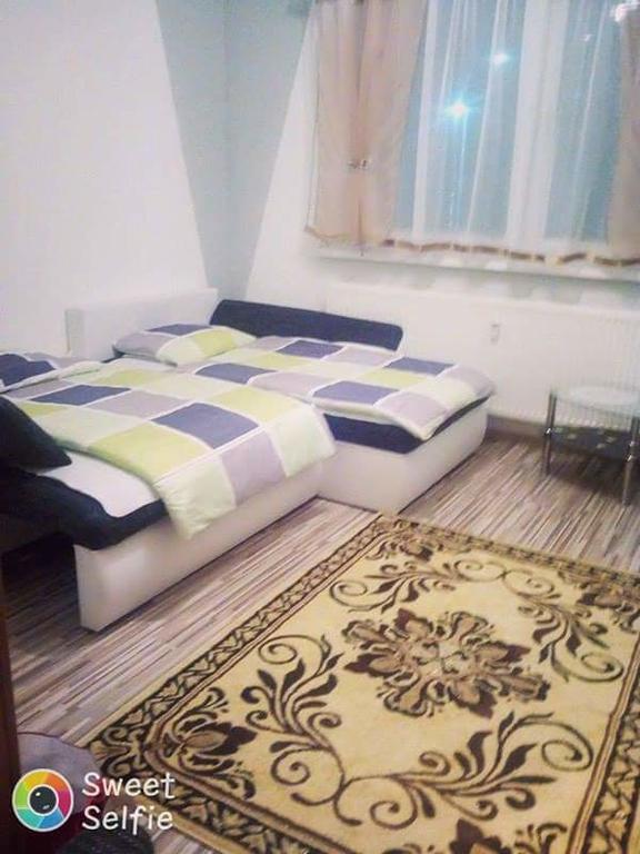 Apartman Nova Lesna Appartement Buitenkant foto