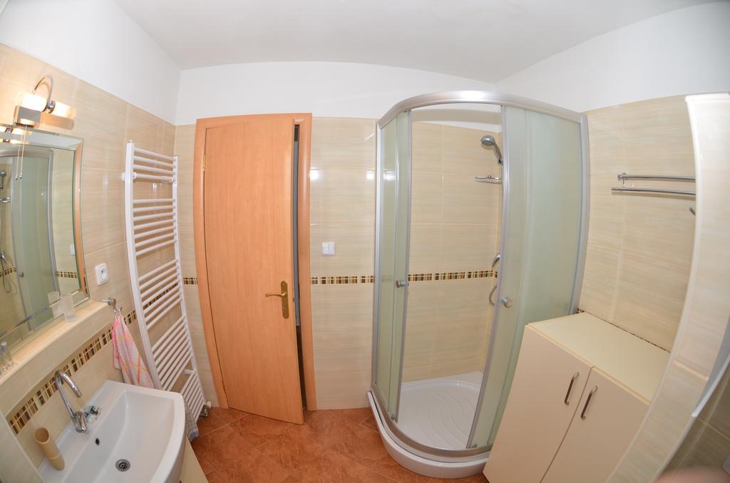 Apartman Nova Lesna Appartement Buitenkant foto